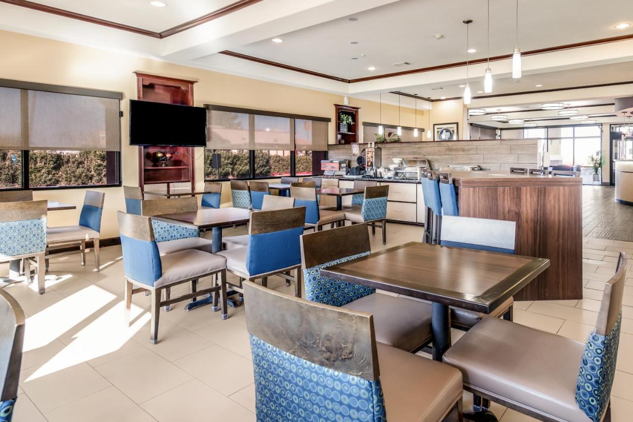 פורט סטוקטון Comfort Suites מראה חיצוני תמונה