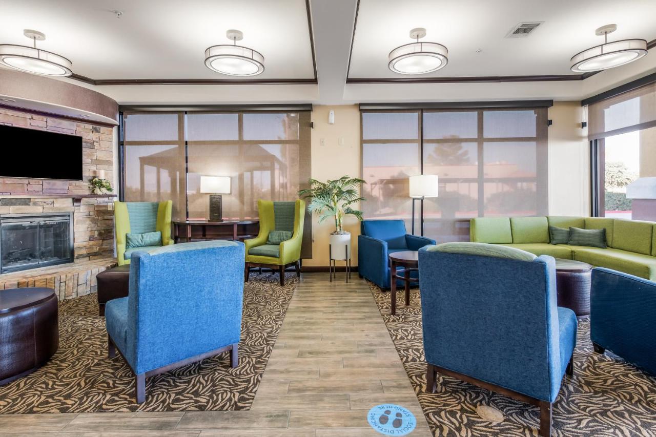 פורט סטוקטון Comfort Suites מראה חיצוני תמונה