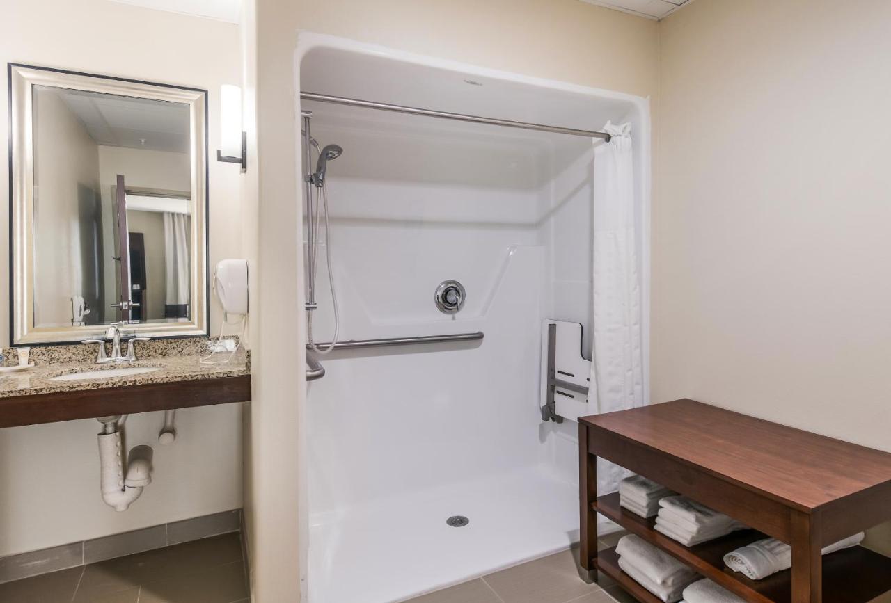 פורט סטוקטון Comfort Suites מראה חיצוני תמונה