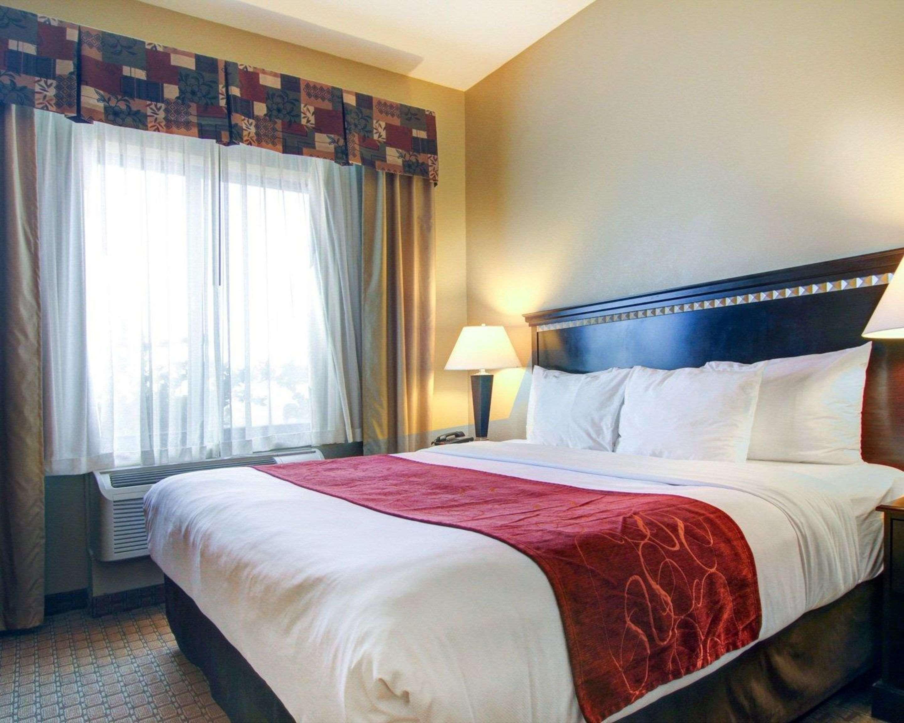 פורט סטוקטון Comfort Suites מראה חיצוני תמונה