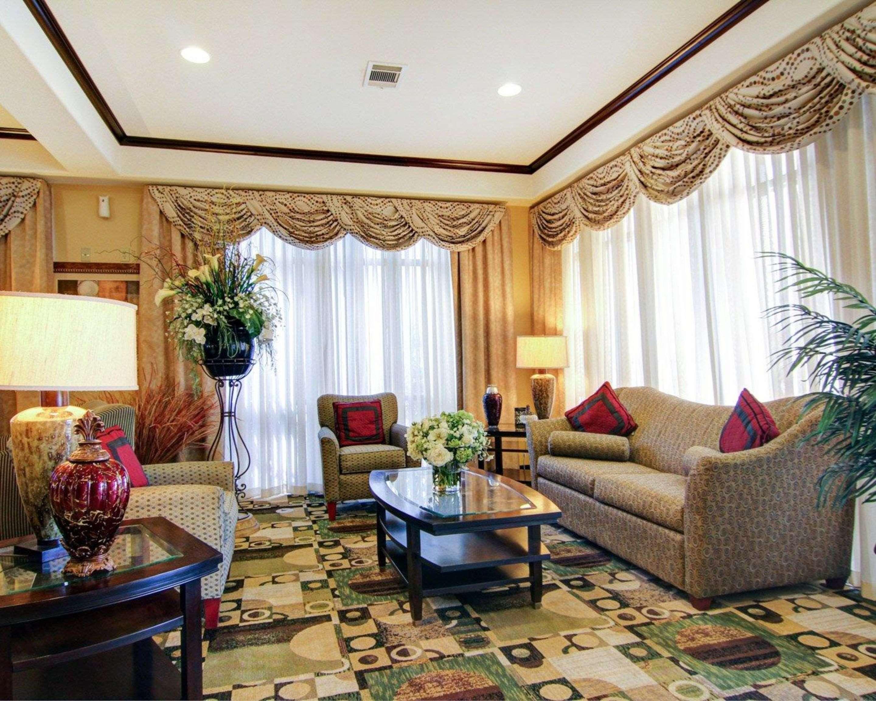פורט סטוקטון Comfort Suites מראה חיצוני תמונה