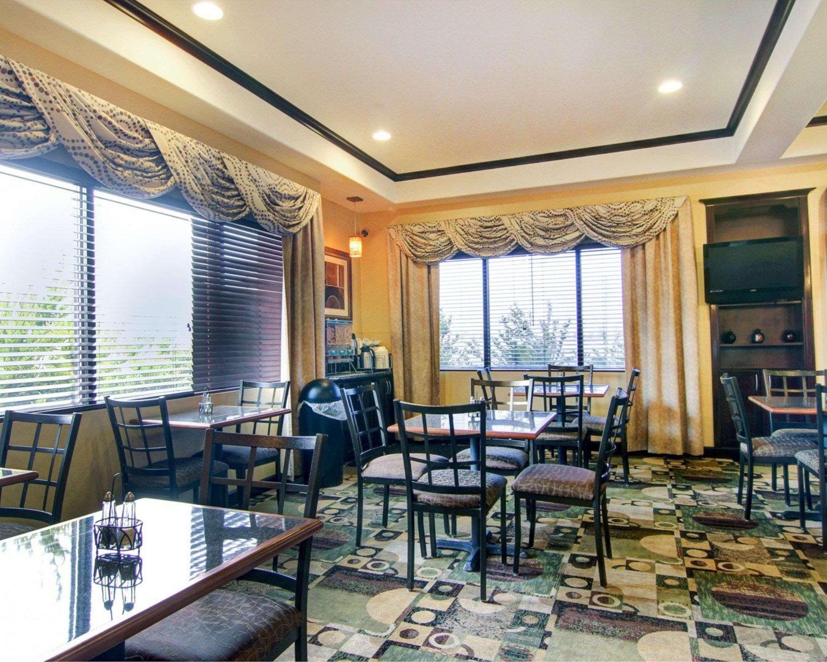 פורט סטוקטון Comfort Suites מראה חיצוני תמונה