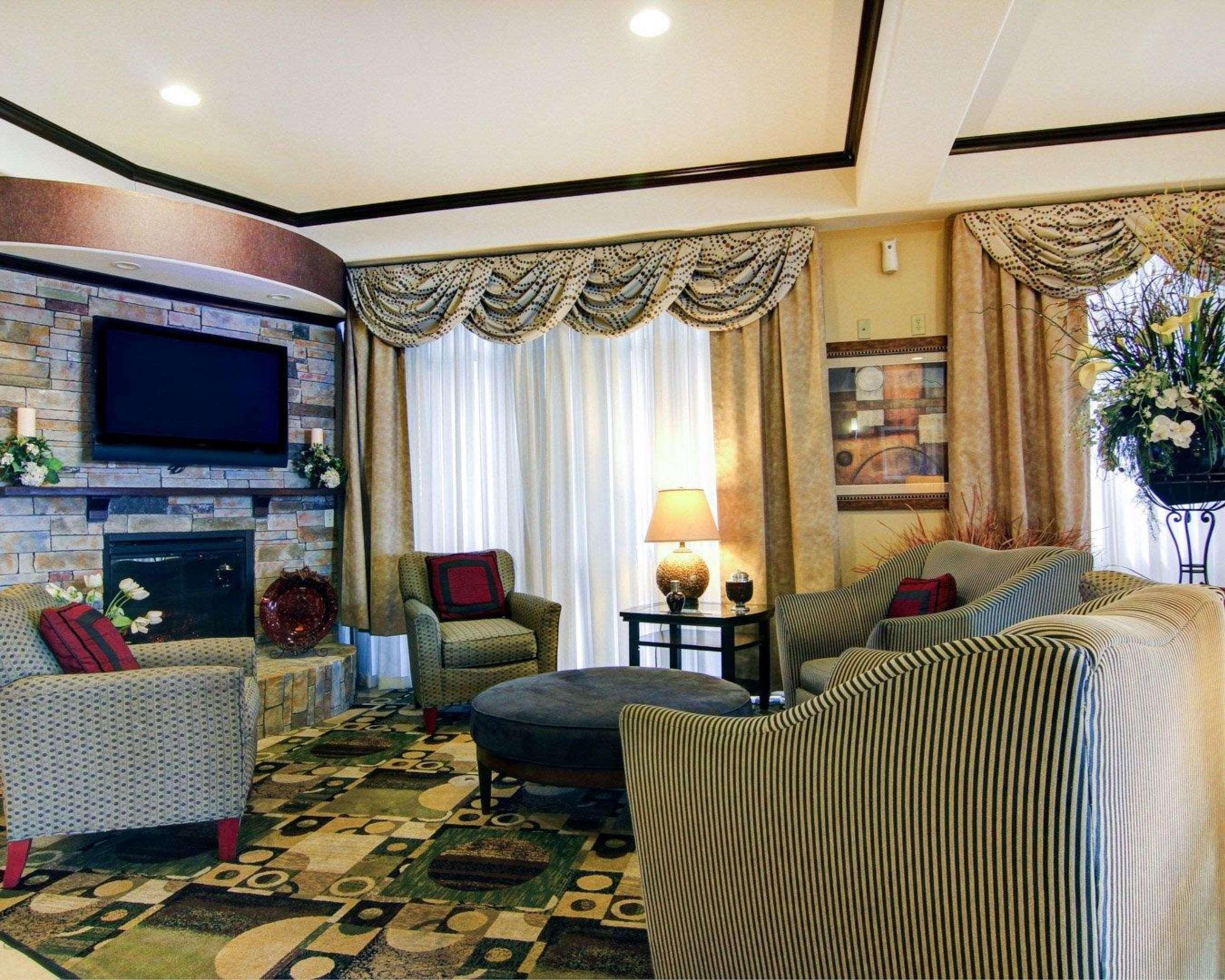 פורט סטוקטון Comfort Suites מראה חיצוני תמונה