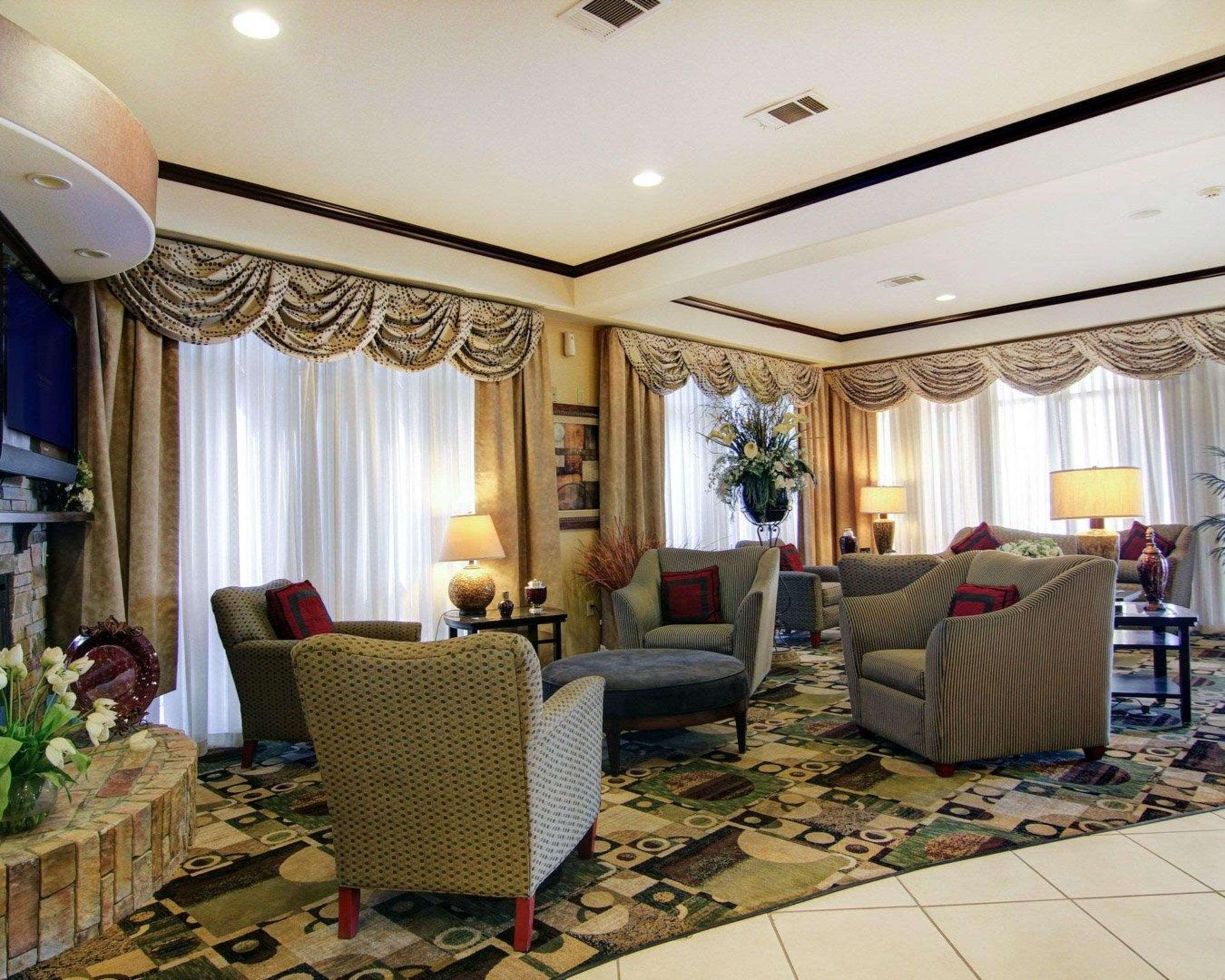 פורט סטוקטון Comfort Suites מראה חיצוני תמונה